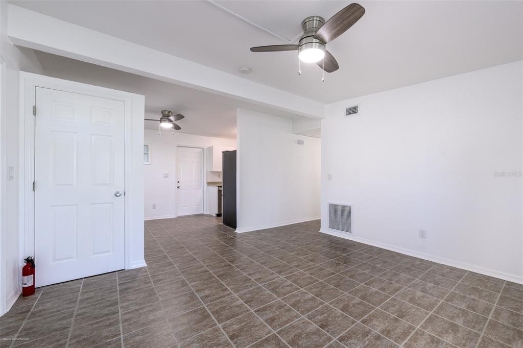 927 W Olympia Avenue - Photo 7