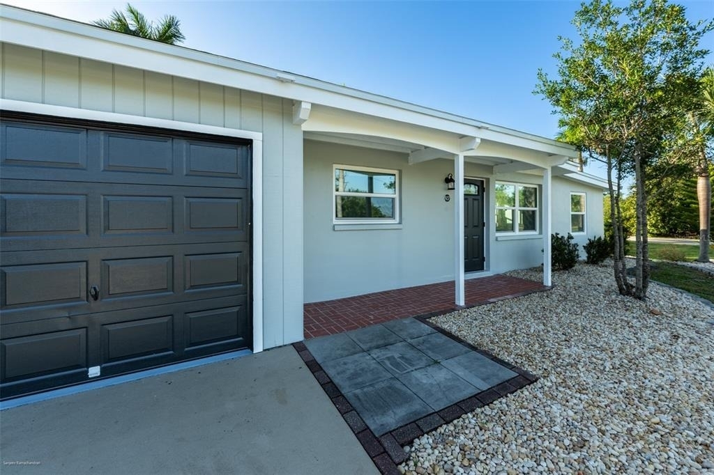 927 W Olympia Avenue - Photo 1