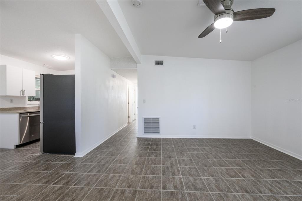 927 W Olympia Avenue - Photo 9