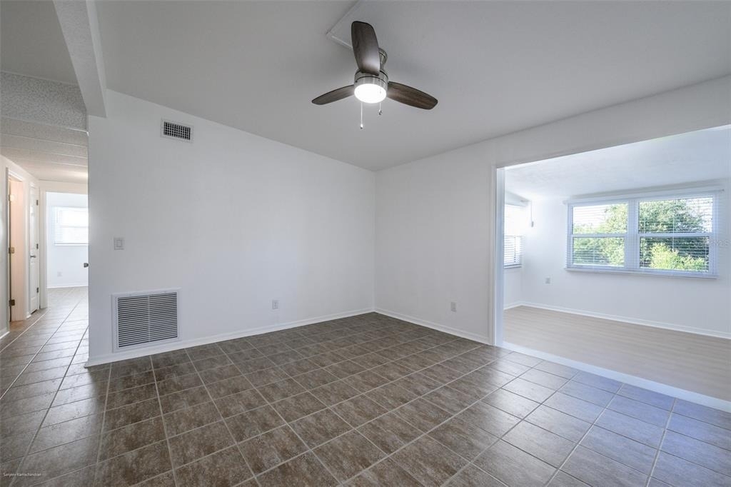 927 W Olympia Avenue - Photo 8