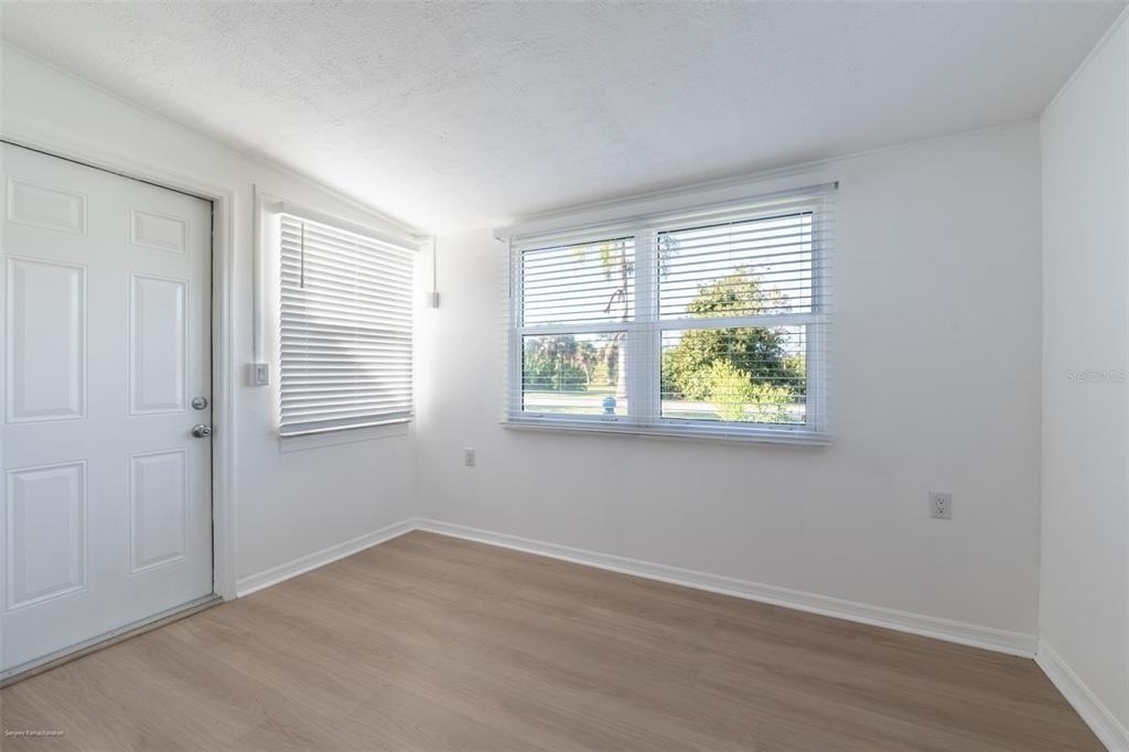927 W Olympia Avenue - Photo 11
