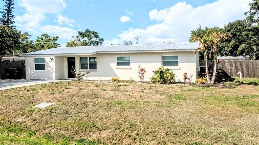4515 Spahn Street - Photo 0