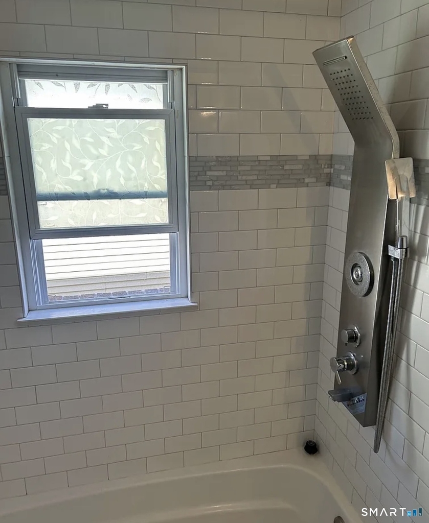 80 Taft Avenue - Photo 2