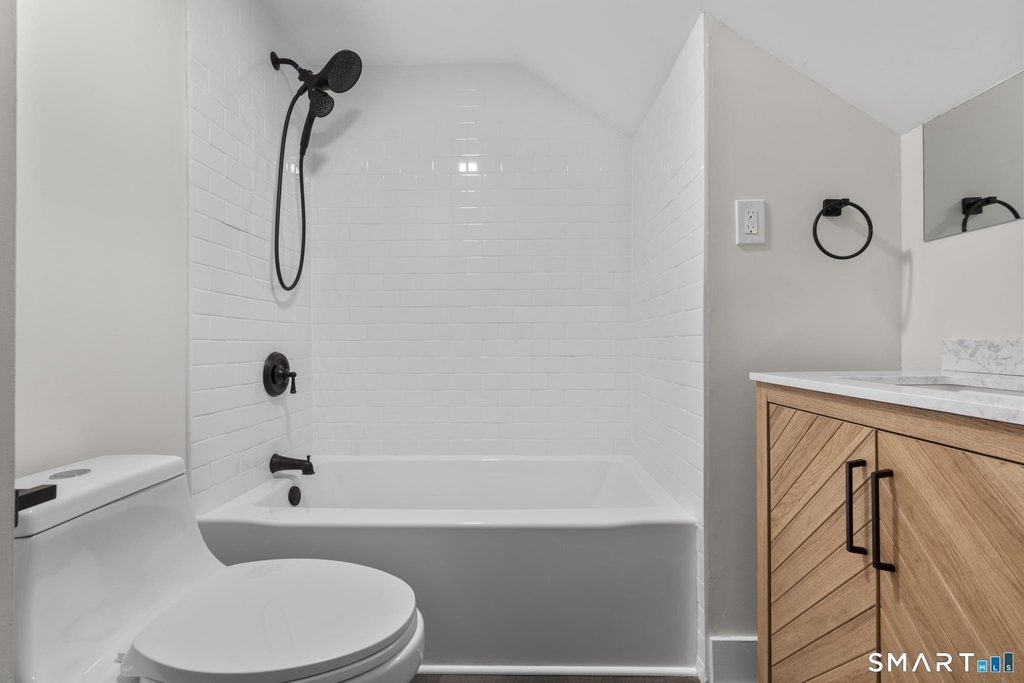 246 Judson Place - Photo 2