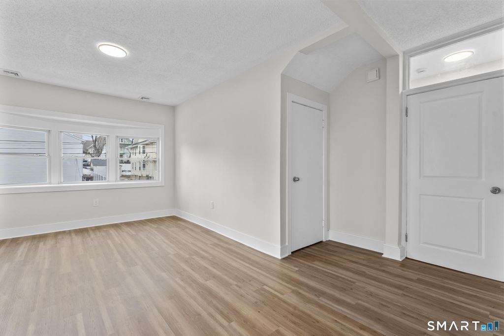 246 Judson Place - Photo 8