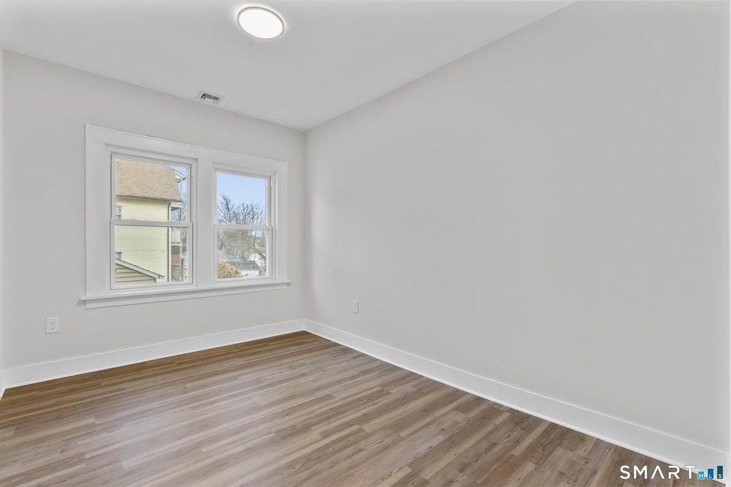 246 Judson Place - Photo 5