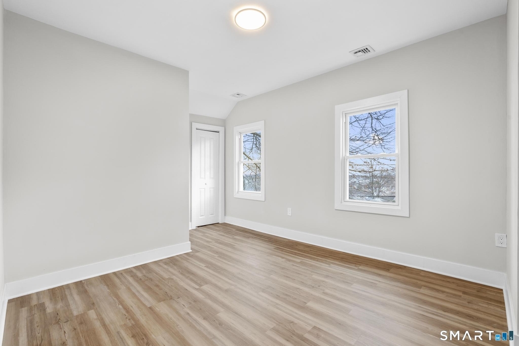 246 Judson Place - Photo 7