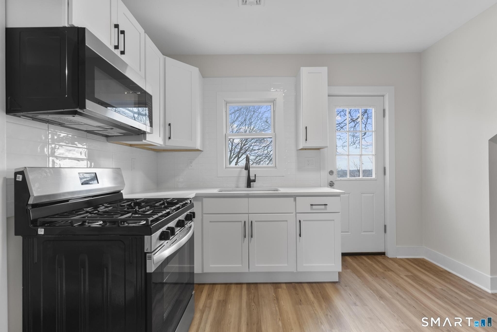246 Judson Place - Photo 4