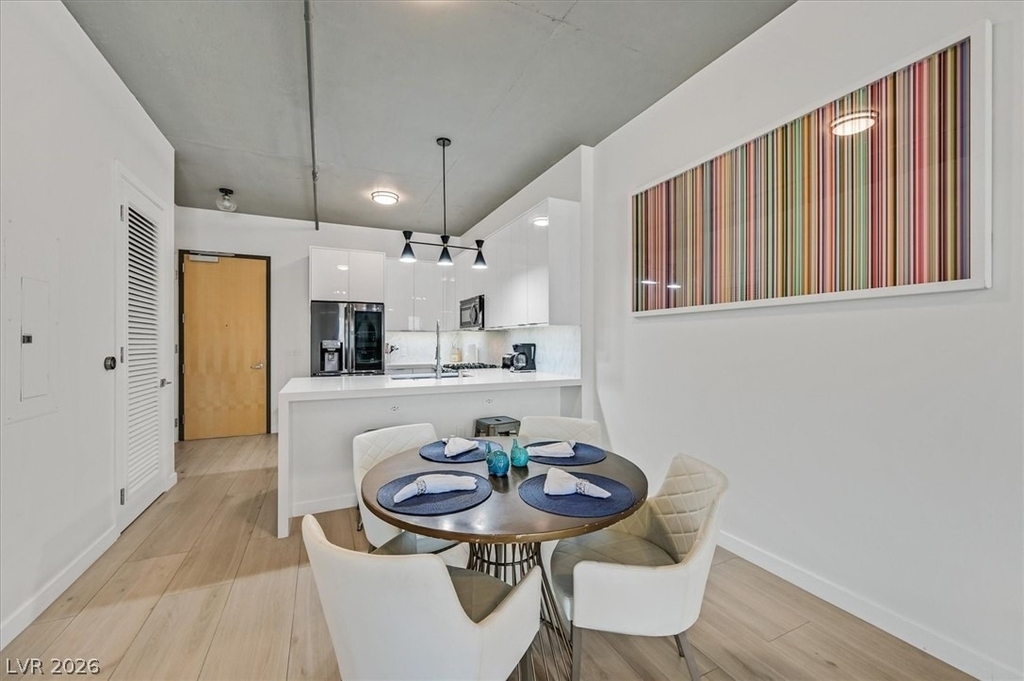 353 E Bonneville Avenue - Photo 10