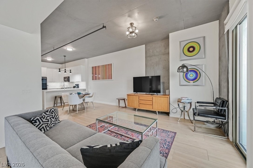 353 E Bonneville Avenue - Photo 8