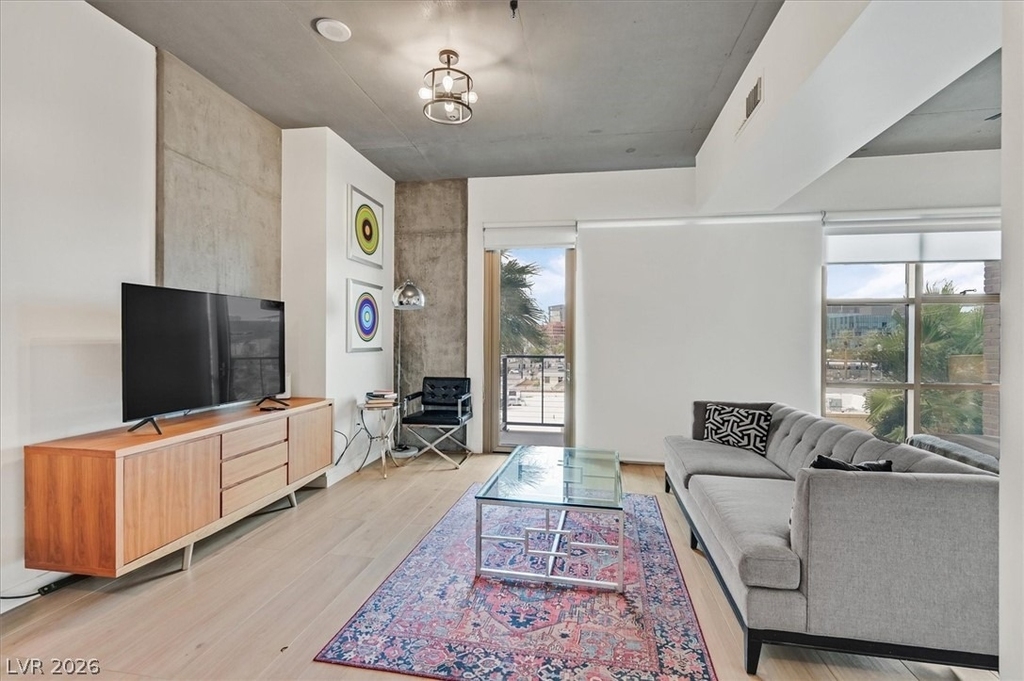 353 E Bonneville Avenue - Photo 3