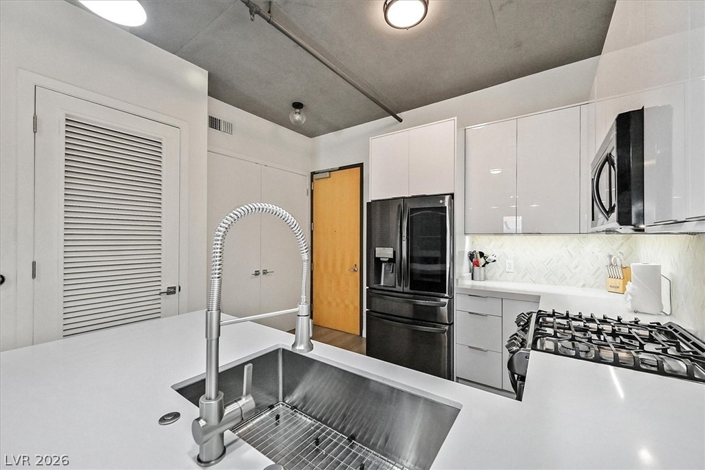 353 E Bonneville Avenue - Photo 12