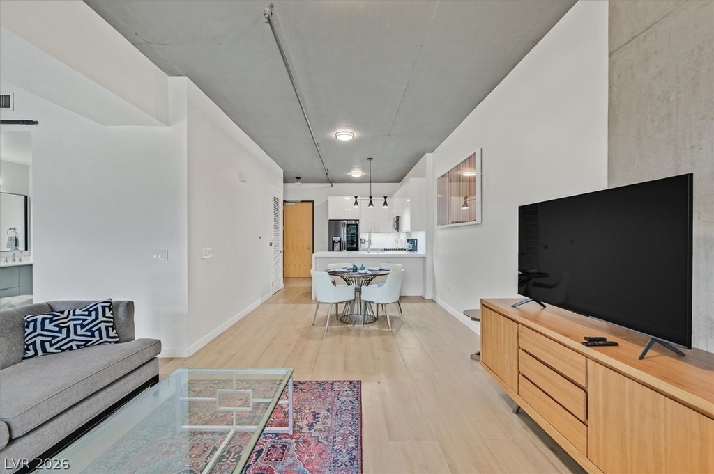 353 E Bonneville Avenue - Photo 9