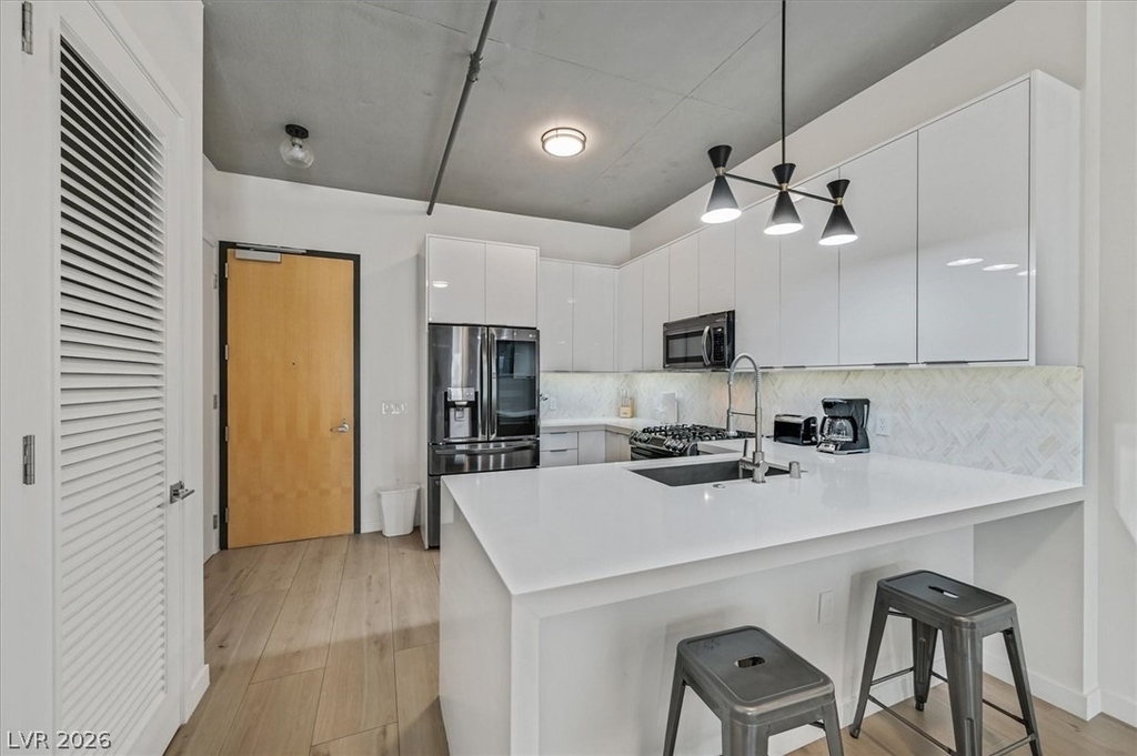 353 E Bonneville Avenue - Photo 11