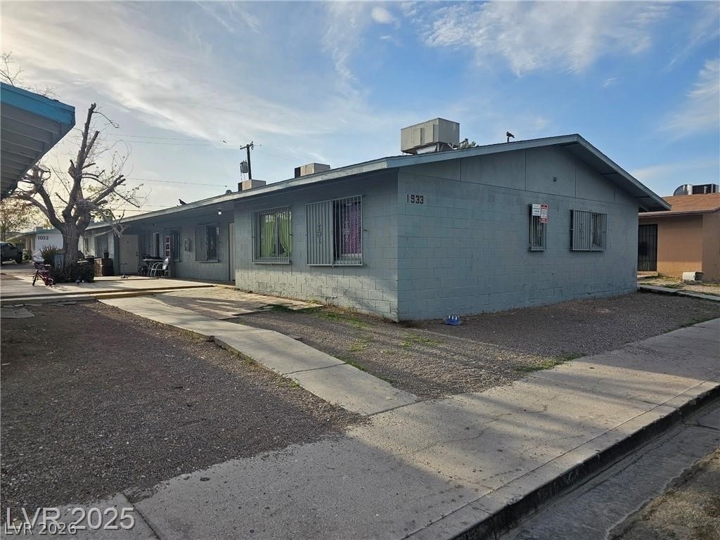1933 Alwill Street - Photo 0