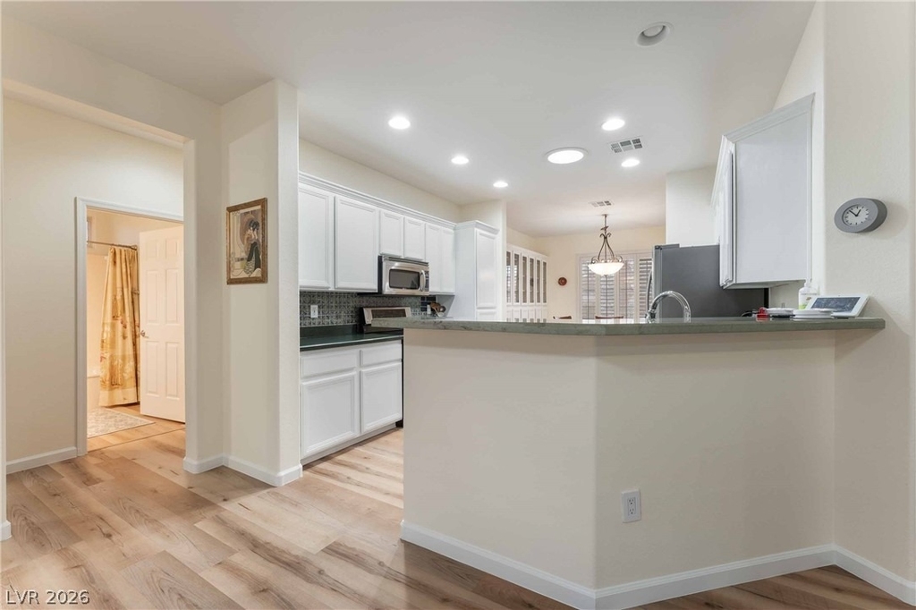 2565 Leighton Avenue - Photo 10