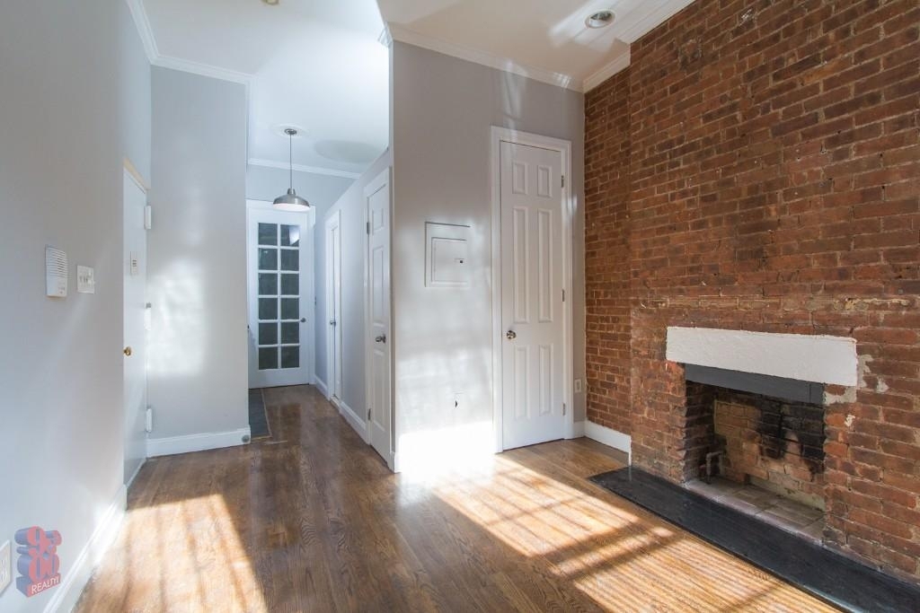 560 Hudson Street - Photo 1