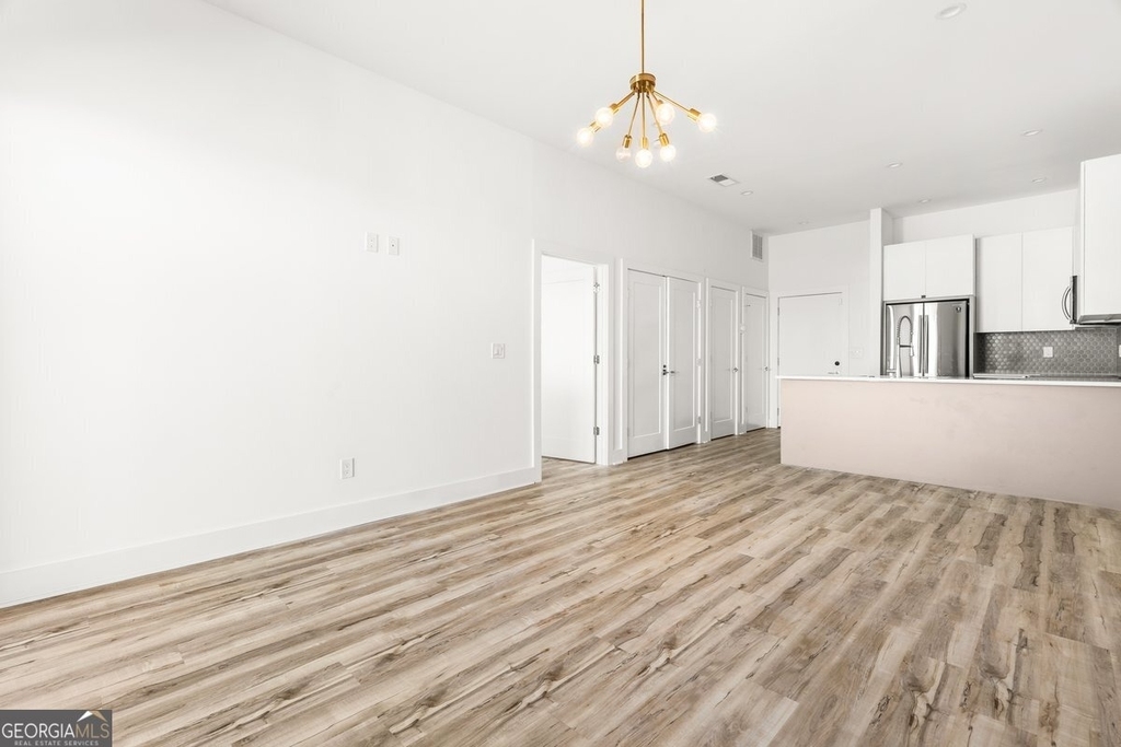 1155 Custer Avenue Se - Photo 4