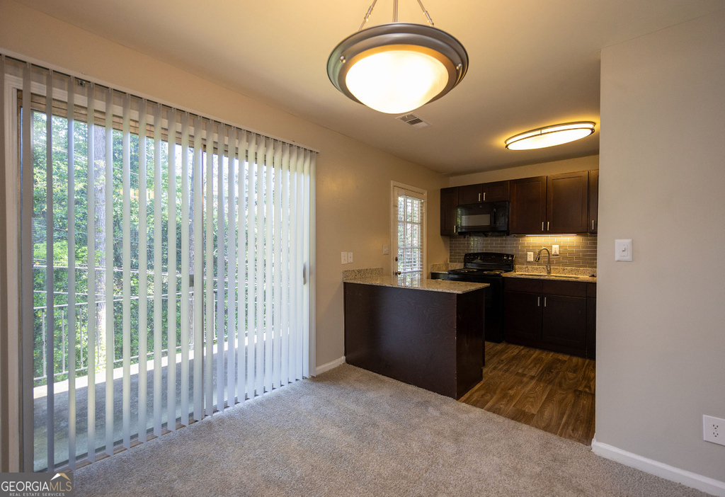 4883 Roswell Road - Photo 3