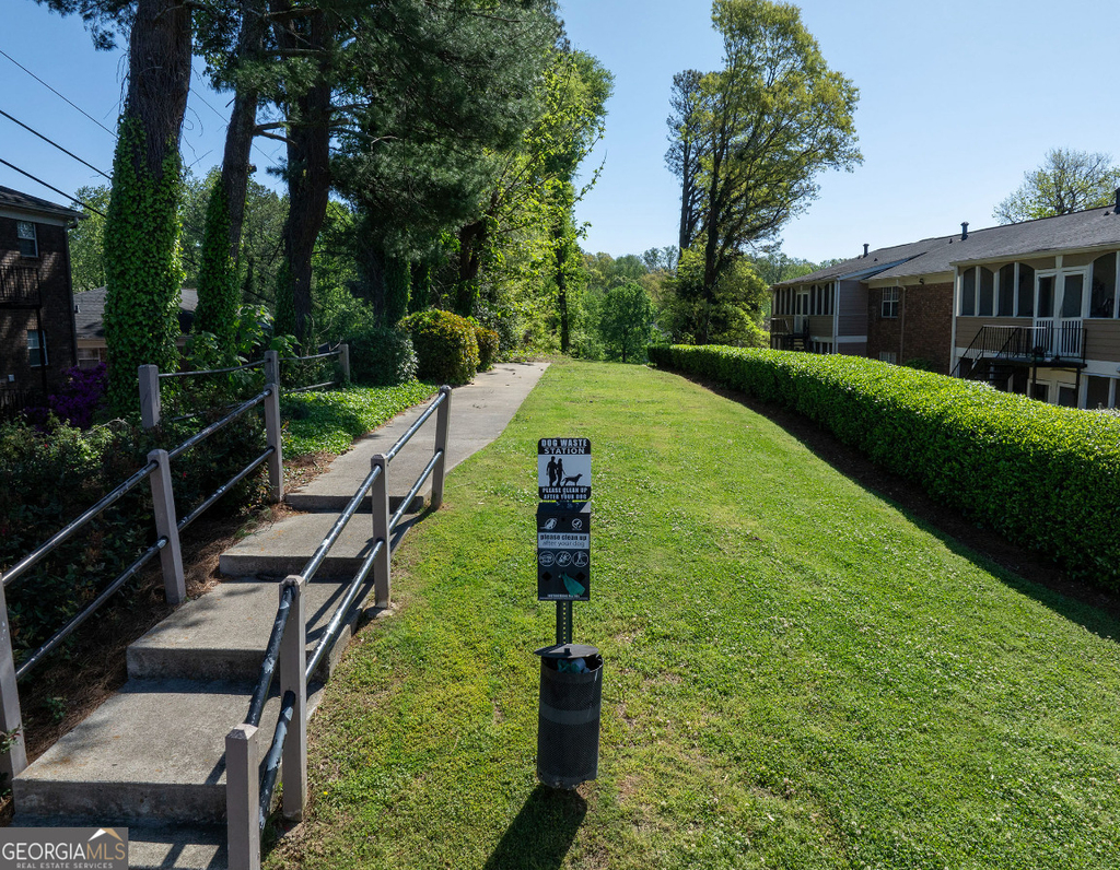 4883 Roswell Road - Photo 18