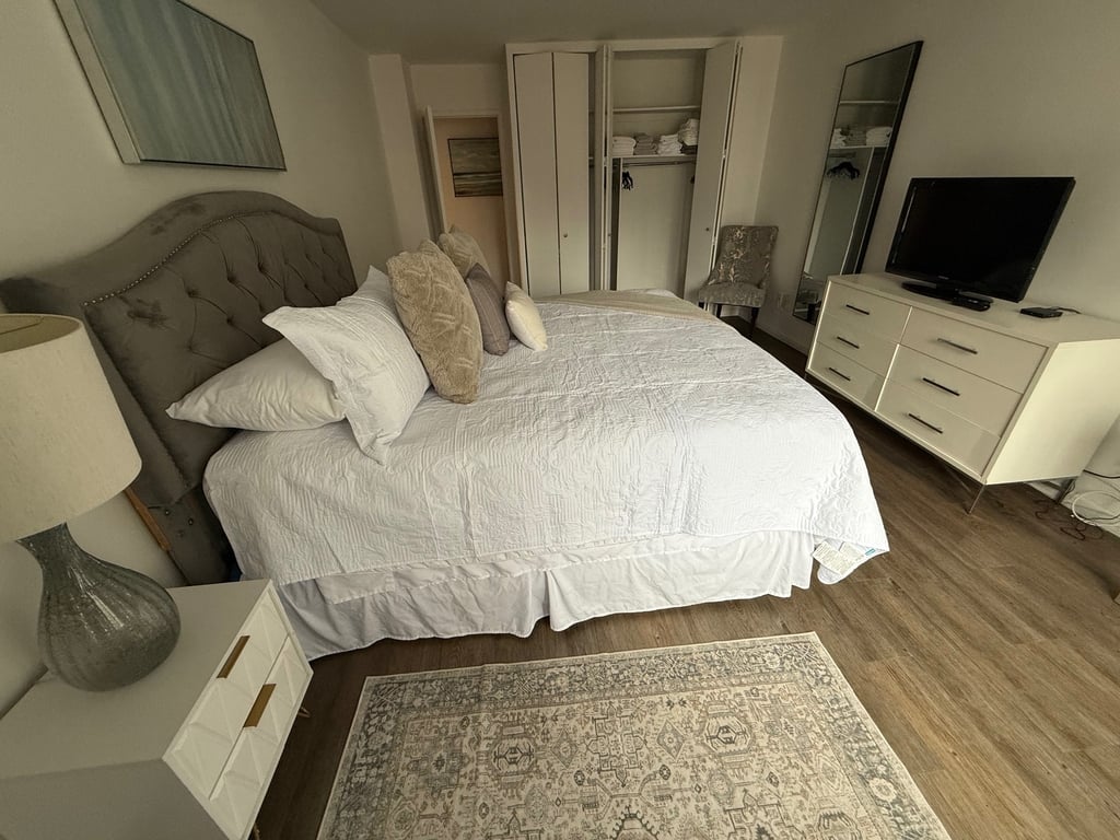 East 63rd Street - Photo 7