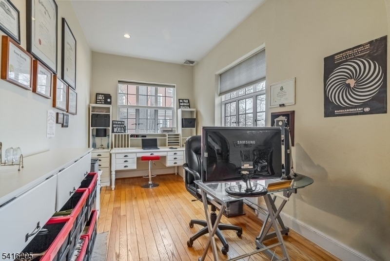 123 N Wyoming Ave - Photo 12