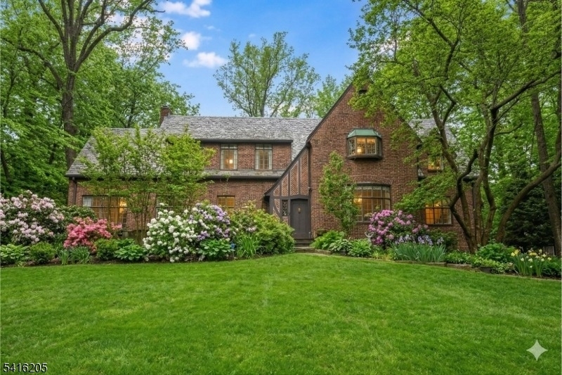 123 N Wyoming Ave - Photo 0