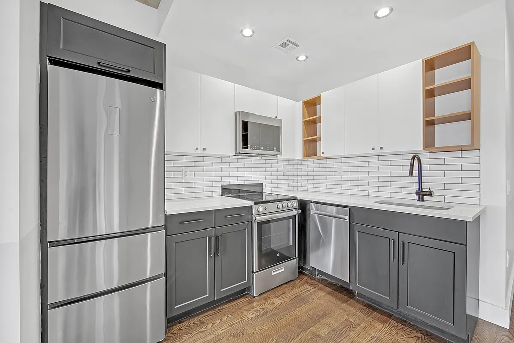 31-27 37th Street - Photo 1