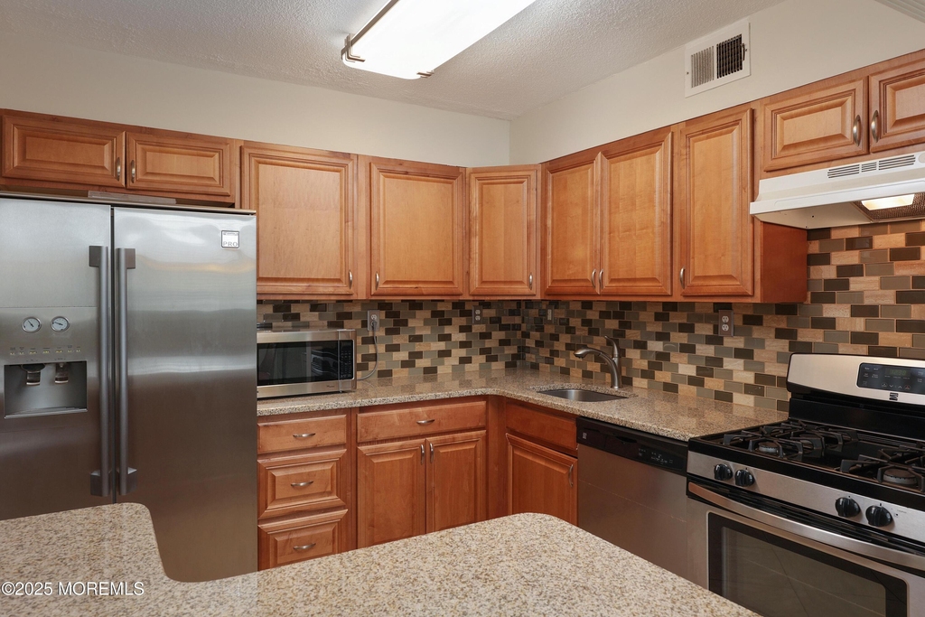 675 Ocean Avenue - Photo 18