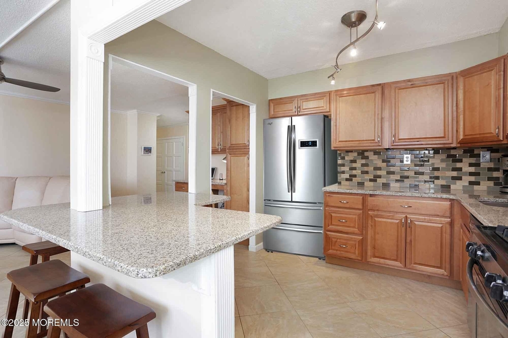675 Ocean Avenue - Photo 3