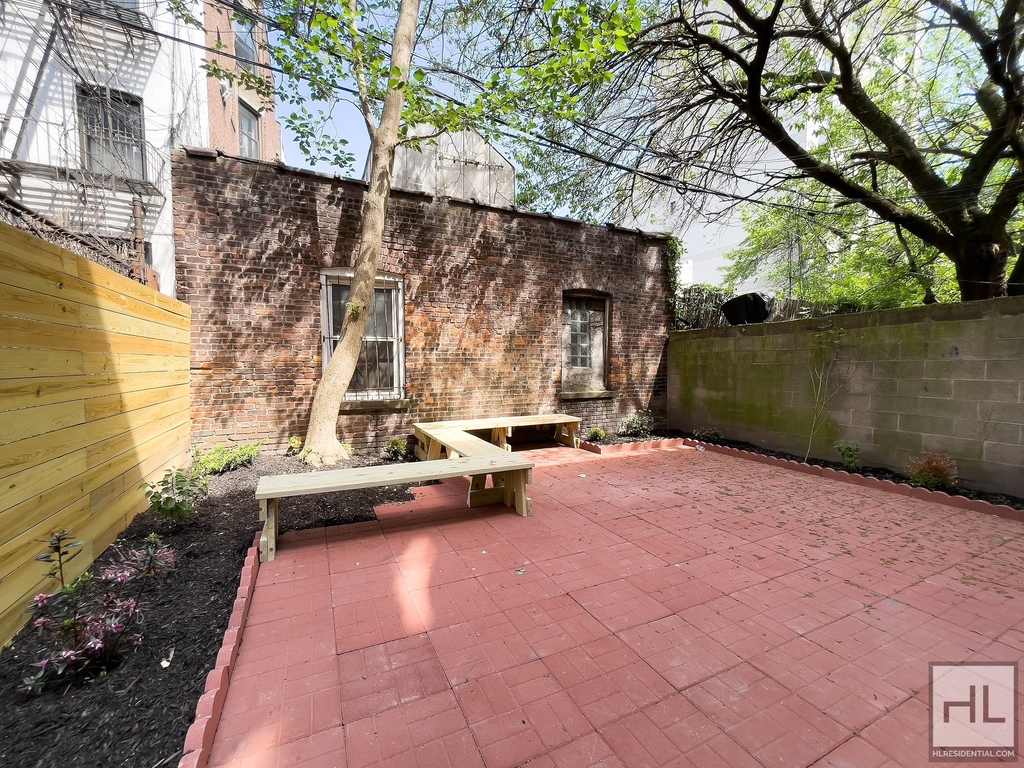 115 Carlton Avenue - Photo 0