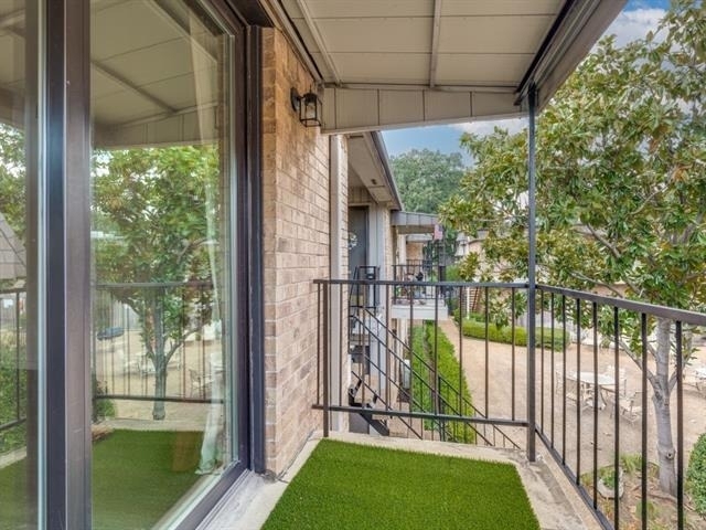 10216 Regal Oaks Drive - Photo 10