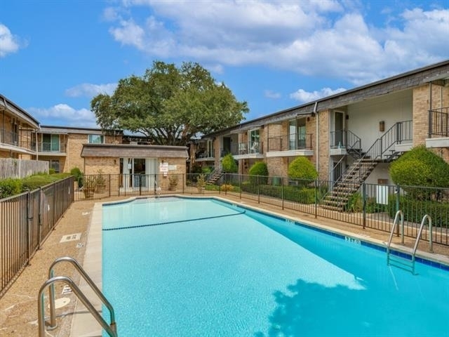 10216 Regal Oaks Drive - Photo 11
