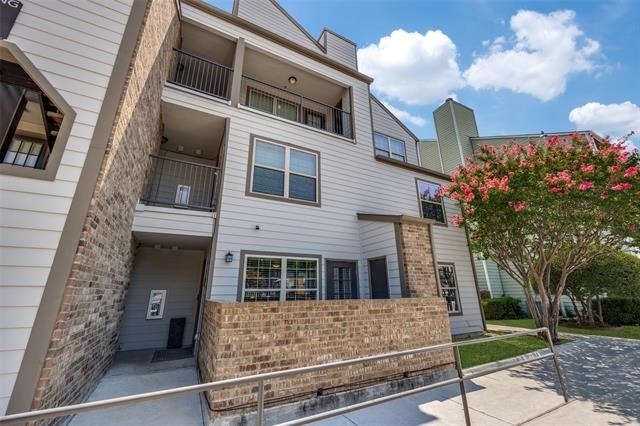 6108 Abrams Road - Photo 1