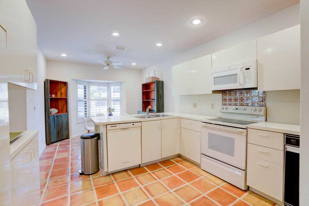 170 Celestial Way - Photo 18