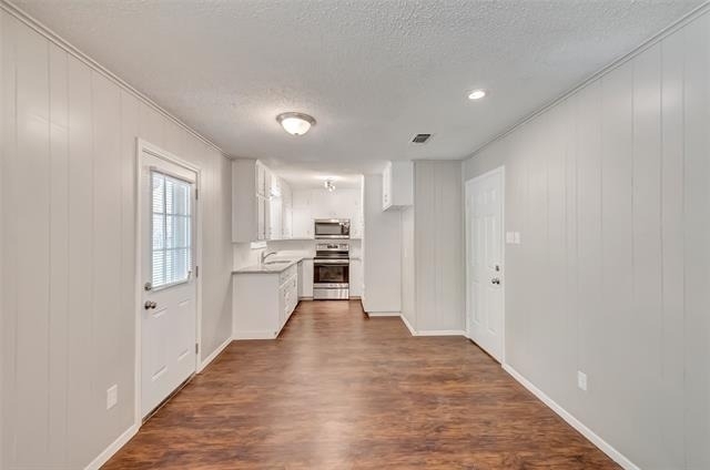 2833 Kingsbury Avenue - Photo 7