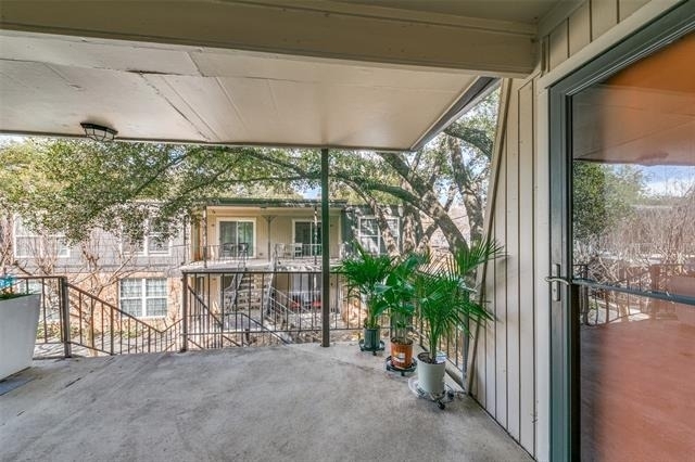 5322 Fleetwood Oaks Avenue - Photo 3