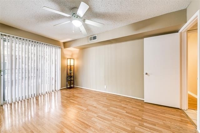5322 Fleetwood Oaks Avenue - Photo 15