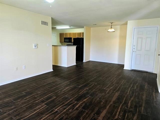 1001 Redwood Avenue - Photo 0
