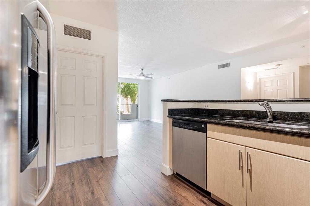2421 Ne 65th Street - Photo 11