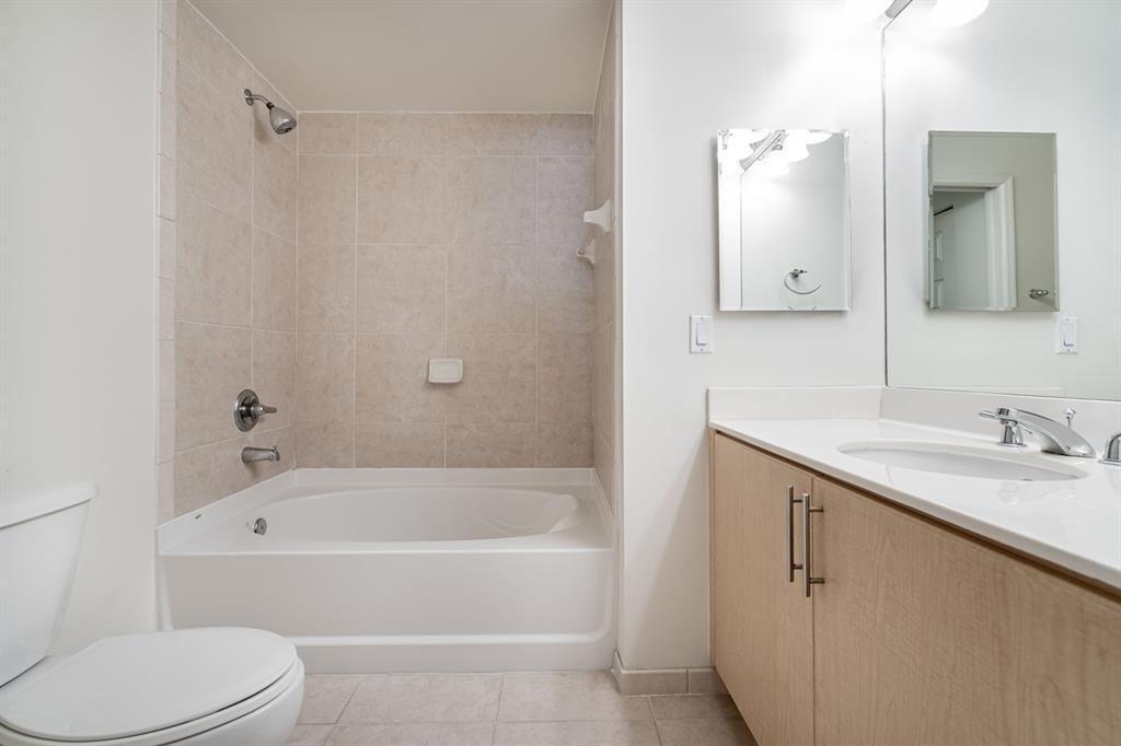 2421 Ne 65th Street - Photo 19