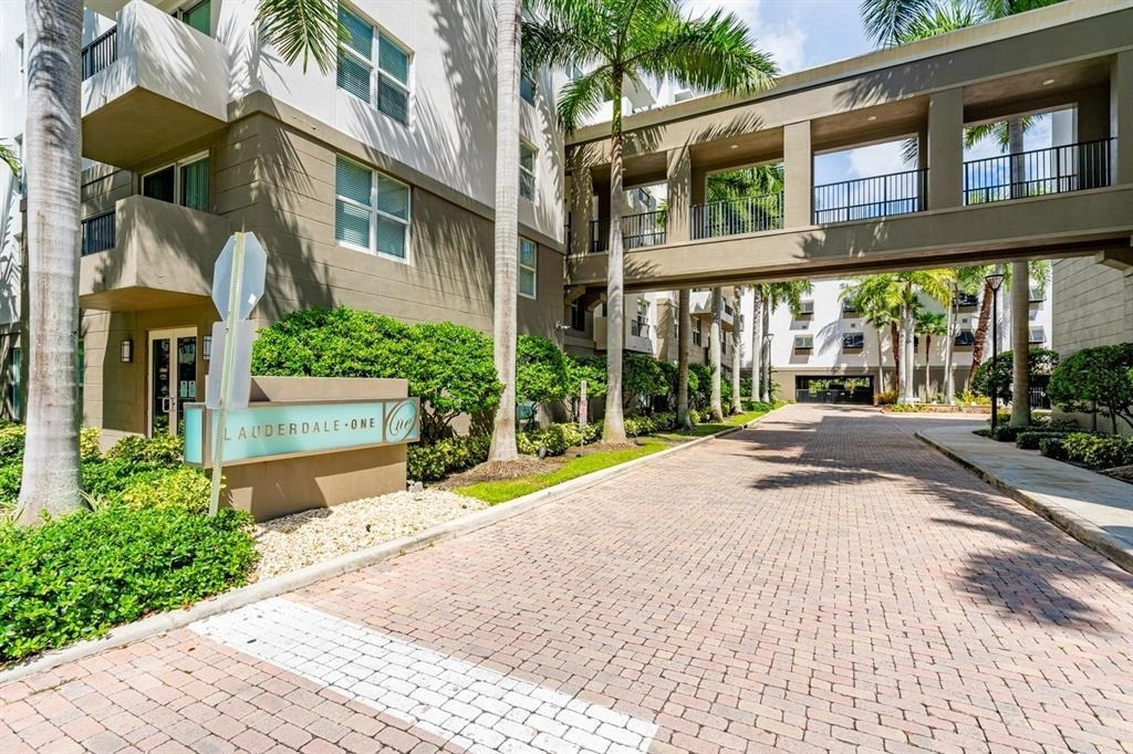 2421 Ne 65th Street - Photo 36