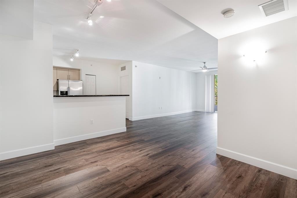 2421 Ne 65th Street - Photo 6