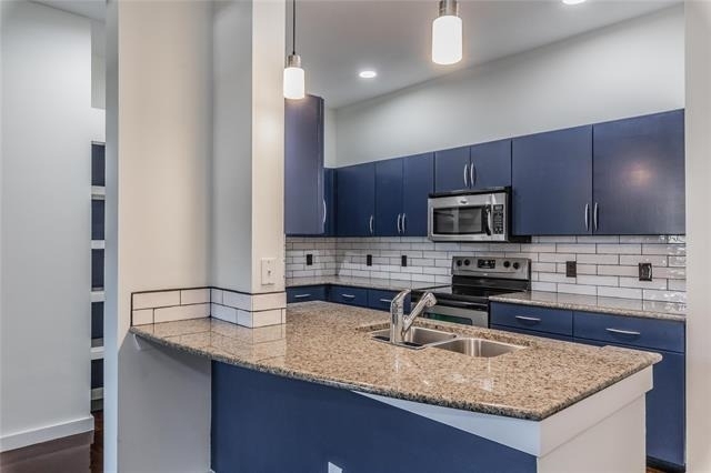 201 W Lancaster Avenue - Photo 2