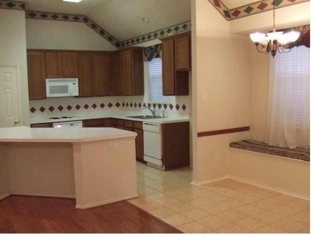 2027 Wimbledon Drive - Photo 2