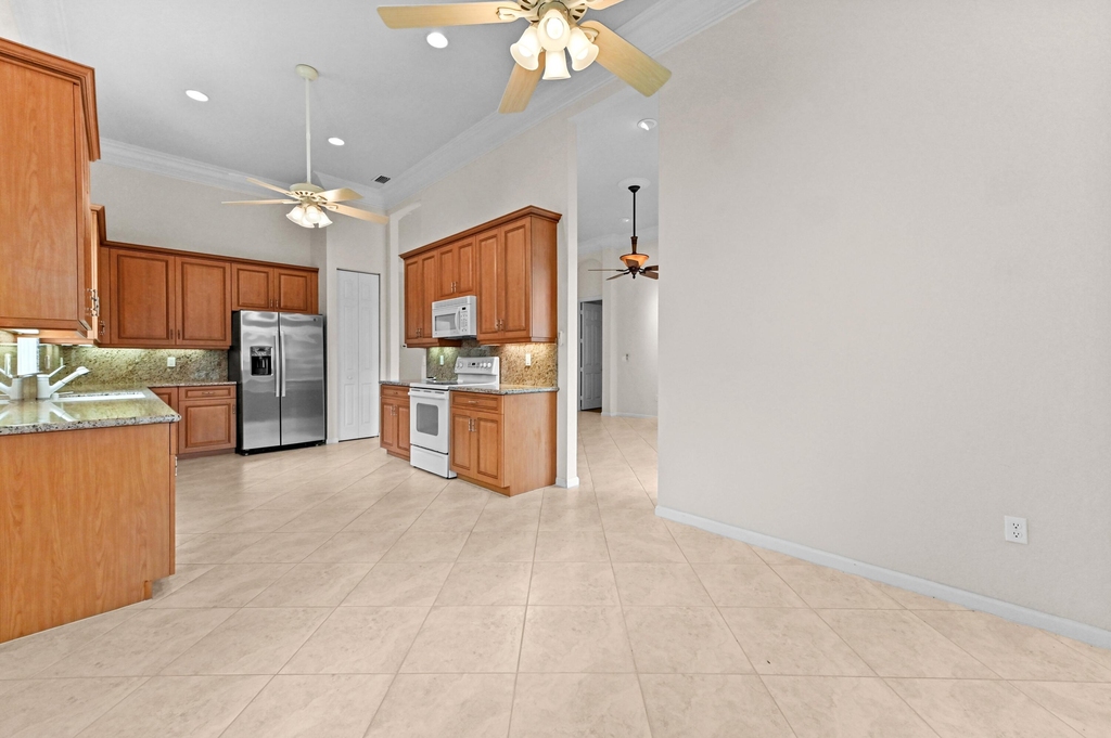 6823 Fabiano Circle - Photo 23