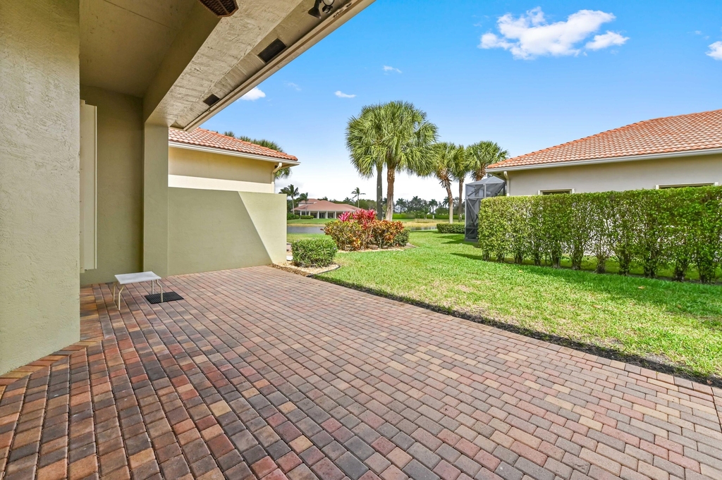 6823 Fabiano Circle - Photo 32