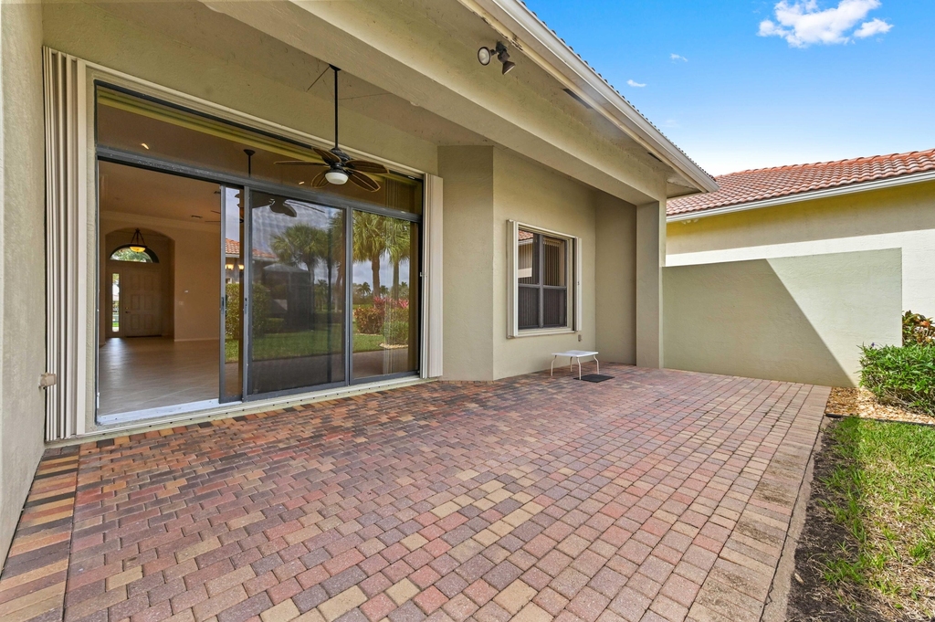 6823 Fabiano Circle - Photo 33