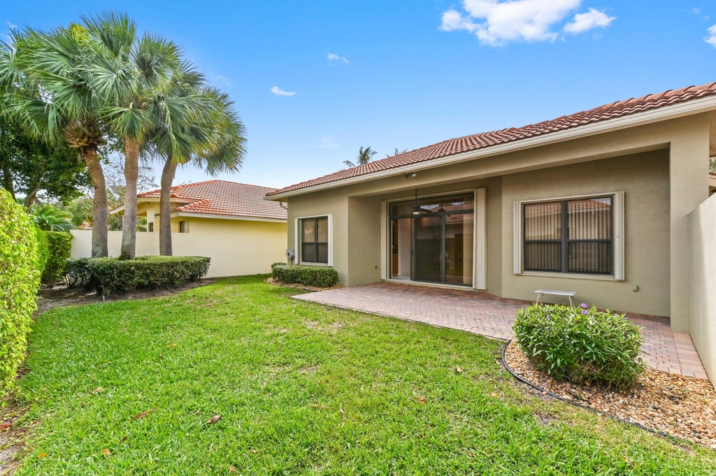 6823 Fabiano Circle - Photo 35