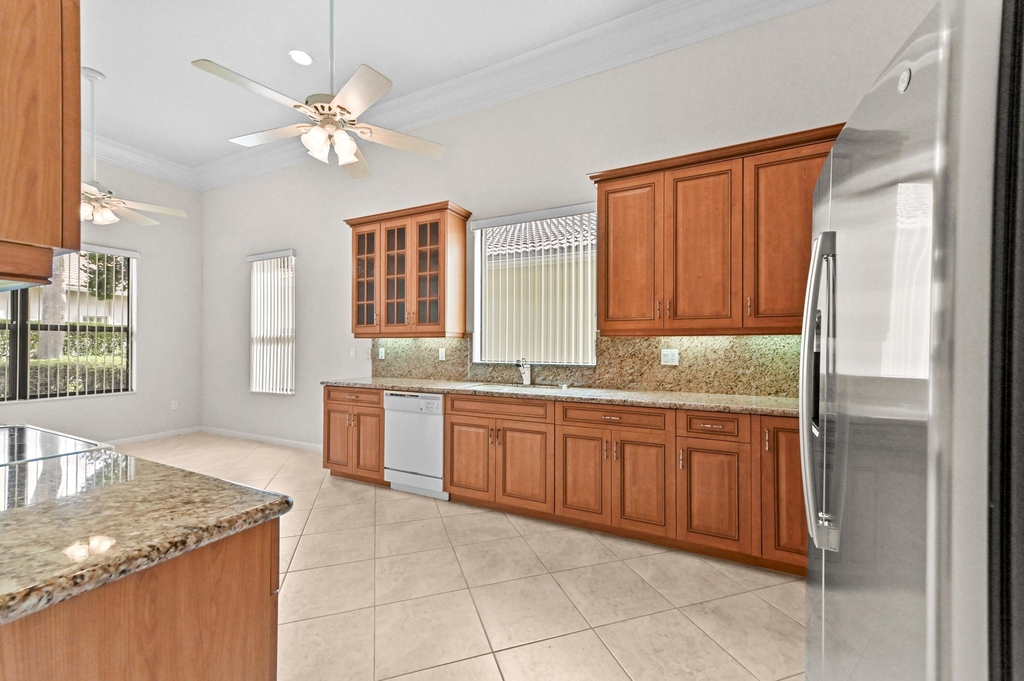 6823 Fabiano Circle - Photo 20